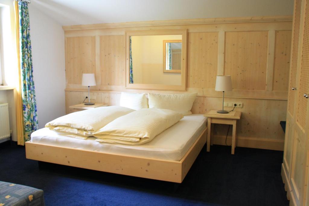 Apartments Margarethe Neukirchen am Grossvenediger Ruang foto